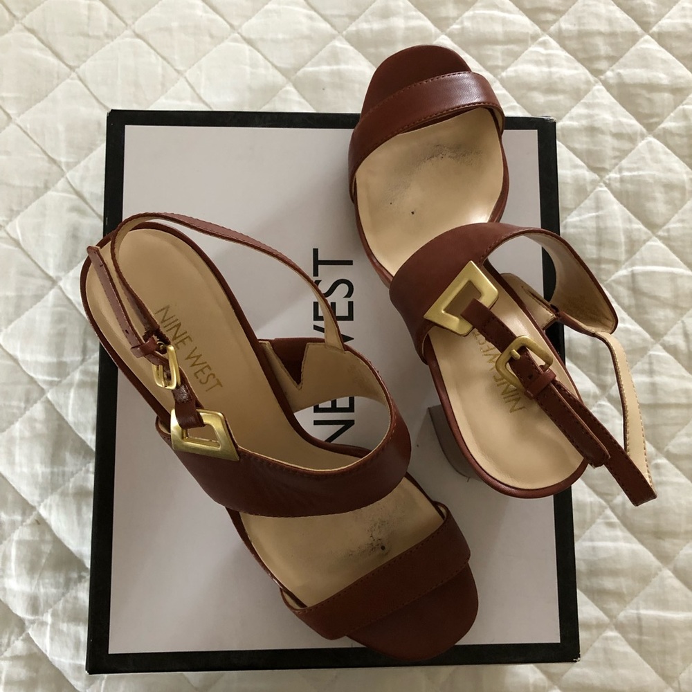 Nine West Wood Heeled Sandal Size 9